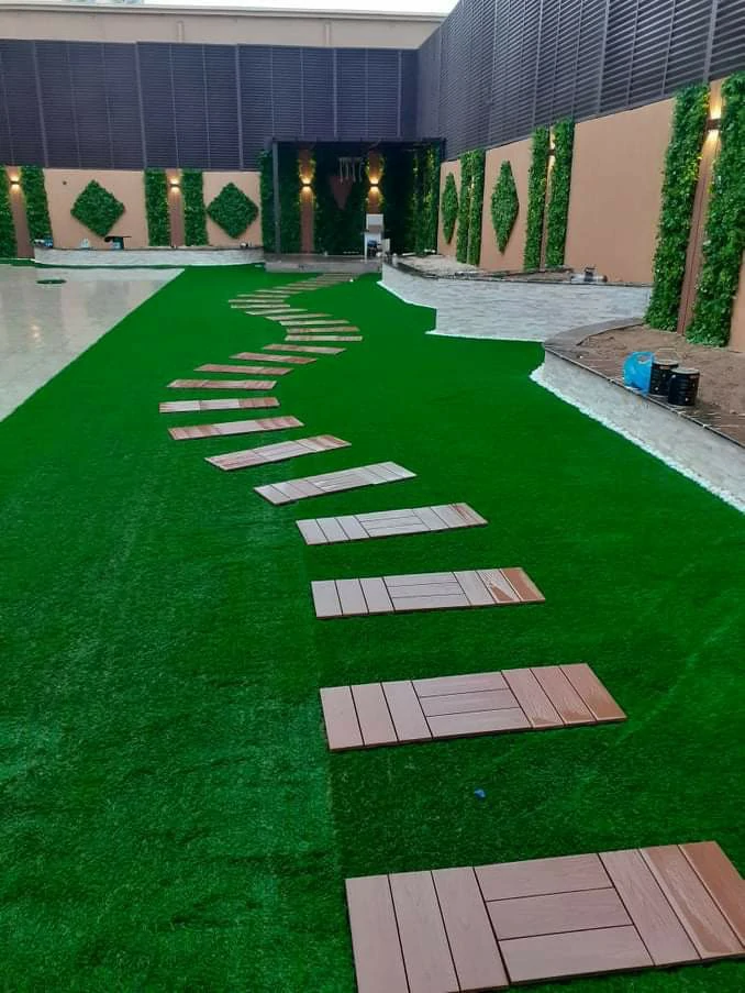 عشب بالمدينة