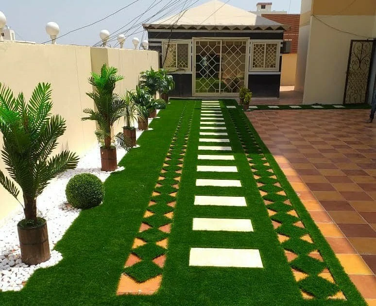 عشب بالمدينة